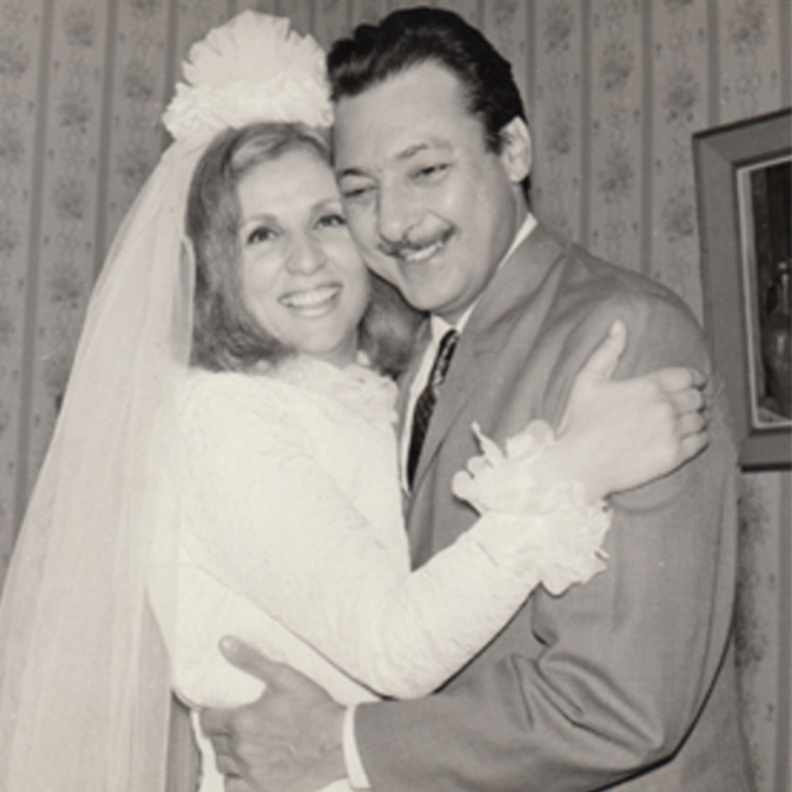 صور نادرة من زفاف نجوم العالم العربي