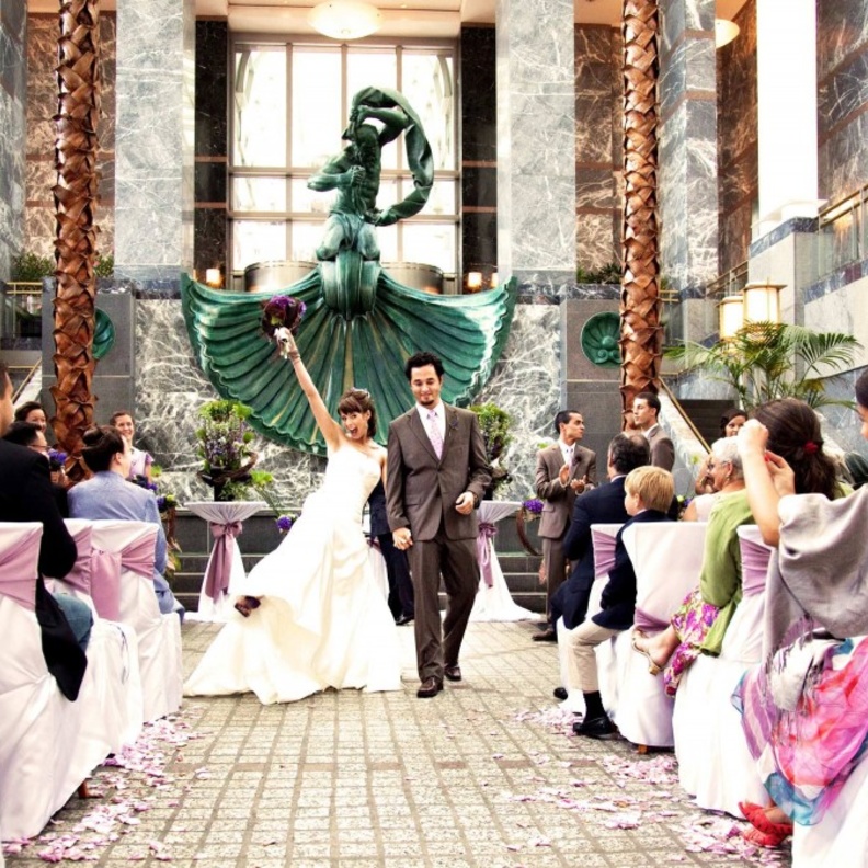 زفة العروسين