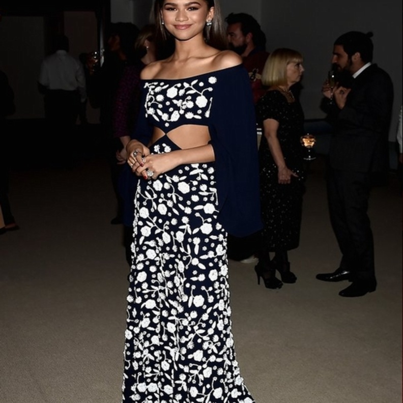 زندايا ترتدي فستان بتوقيع مايكل كورس Michael Kors