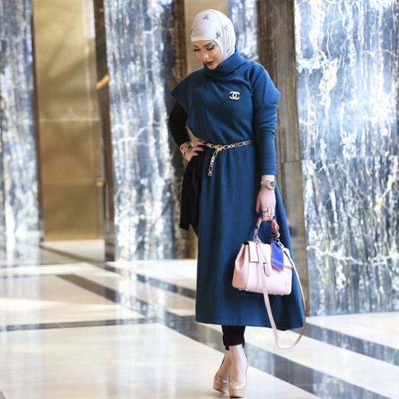 زوري اشكناني أيقونة في عالم الموضة