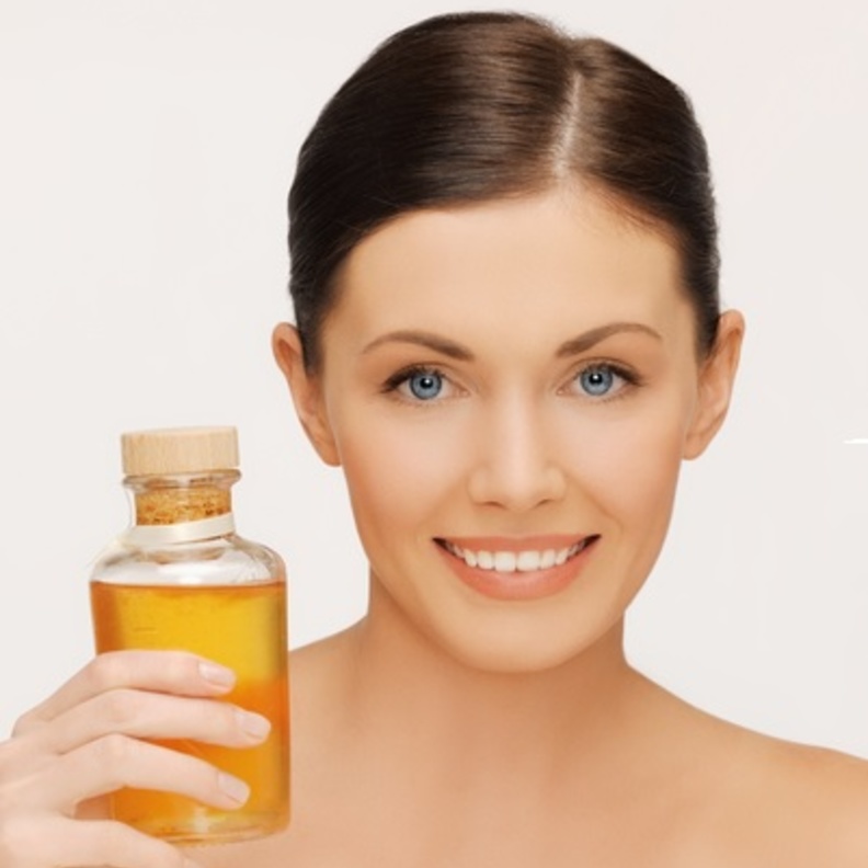زيت الزيتون أفضل علاج لترطيب البشرة الجافة
