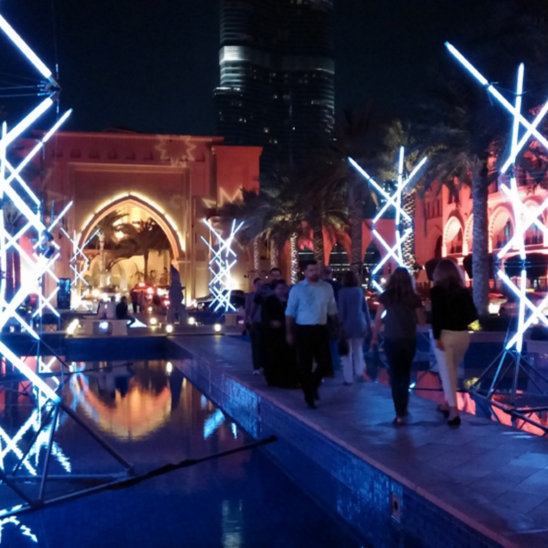 ساحة فندق ذي بالاس