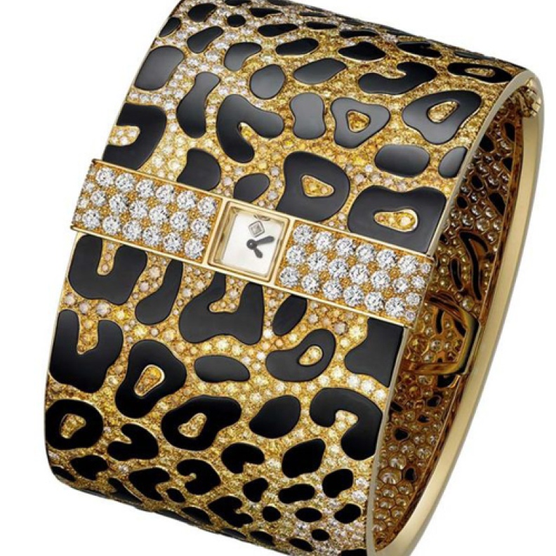 ساعة كارتييه Panther Cuff Watch من الخلف 