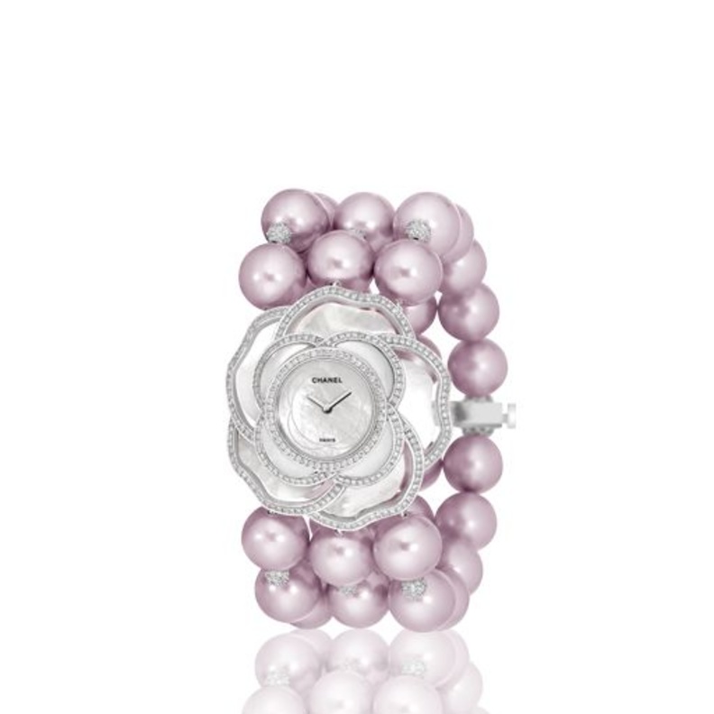 ساعة من شانيل