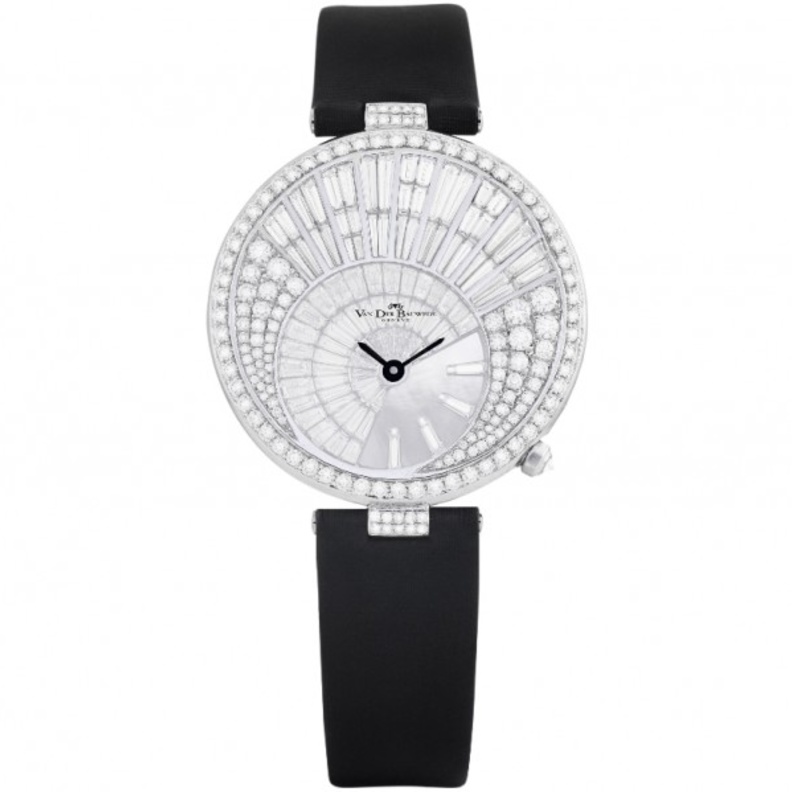 ساعة من فان كليف اند أربلز