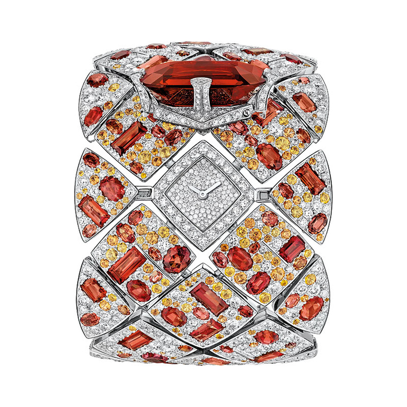 ساعة LES ÉTERNELLE DE CHANEL – Signature Grenat التي فازت عن فئة المجوهرات
