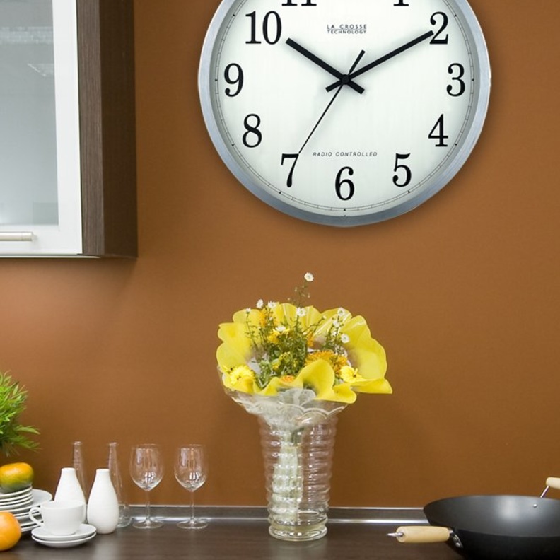 أجمل الساعات لتزيين حائط منزلك