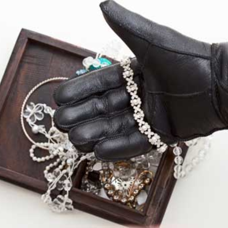 سرقة مجوهرات قيمتها 6 ملايين دولار في نيويورك