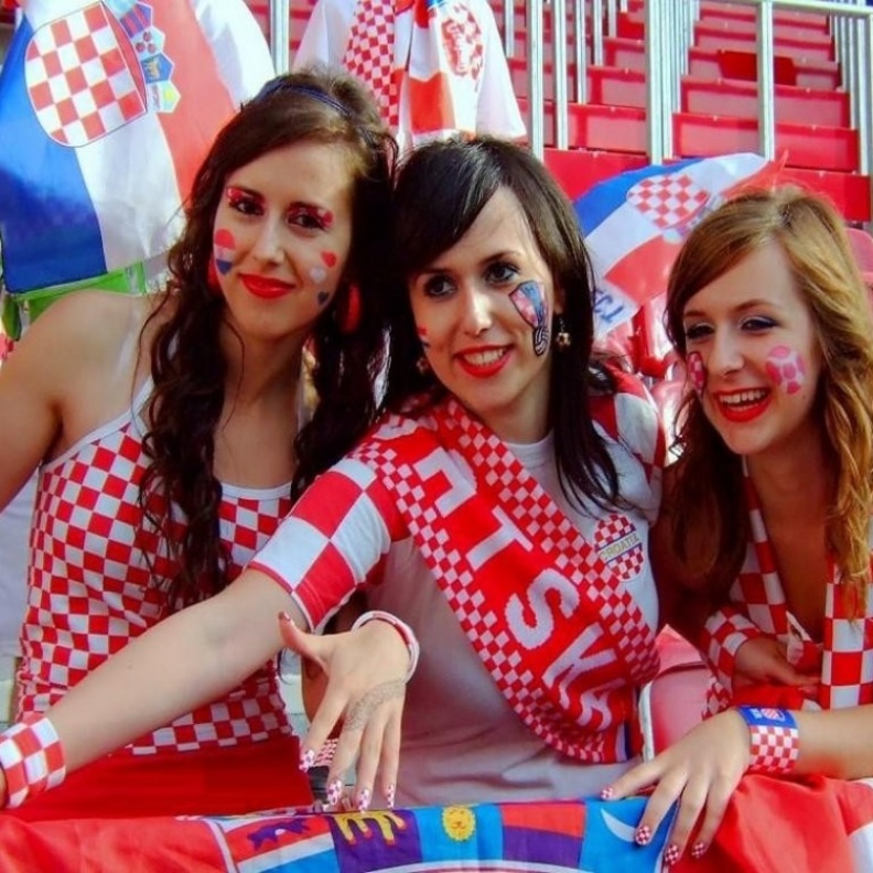 سعادة جميلات كرواتيا