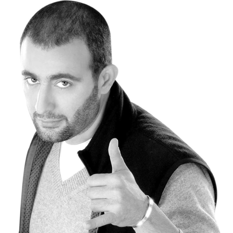 أحمد السقا يعرض حياته للخطر