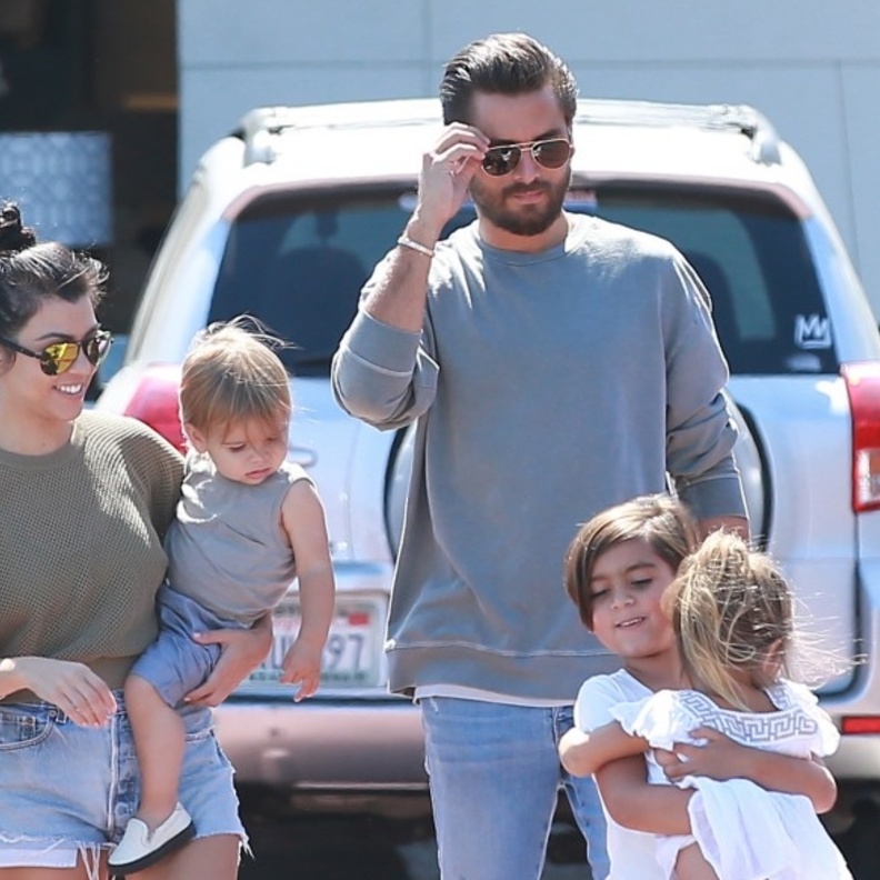 سكوت ديسيك (Scott Disick) سيعود للإقامة من جديد مع كورتني كارداشيان
