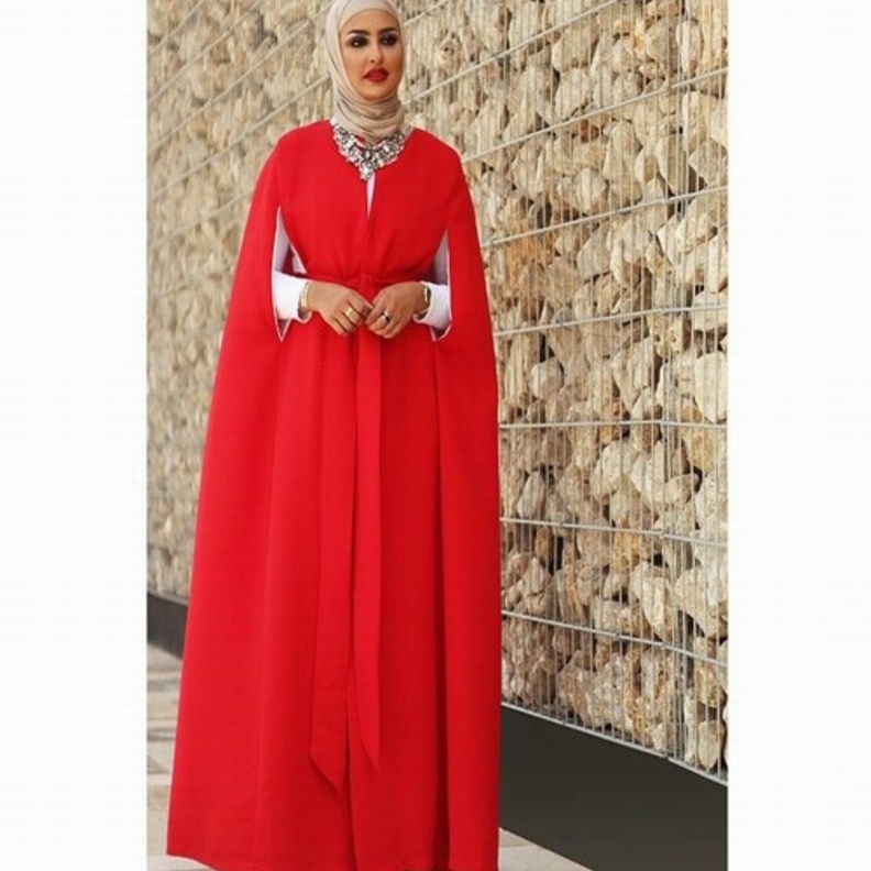 سندس القطان ترتدي العبايات الاستثنائية والموحدة من حيث اللون