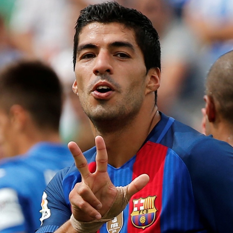 سواريز يسجل الهدف الثالث