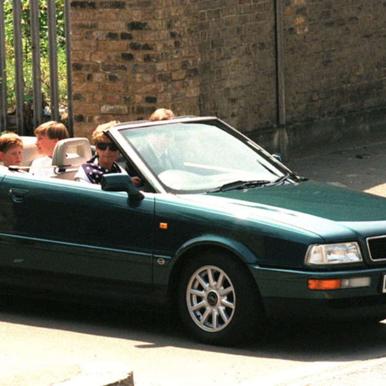 سيارة الأودي كابريوليه موديل 1994