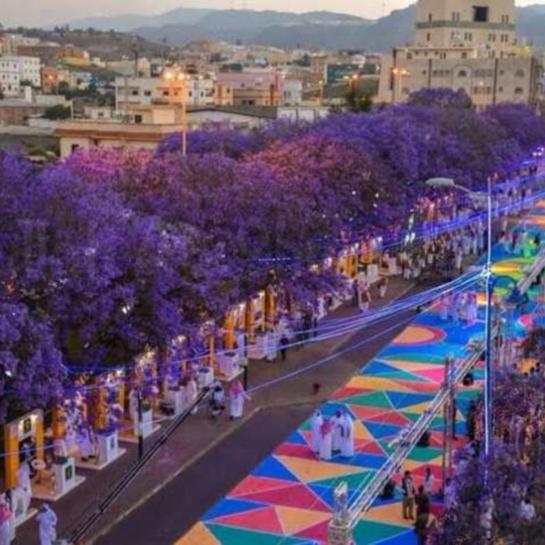 شارع الفن بوسط مدينة ابها