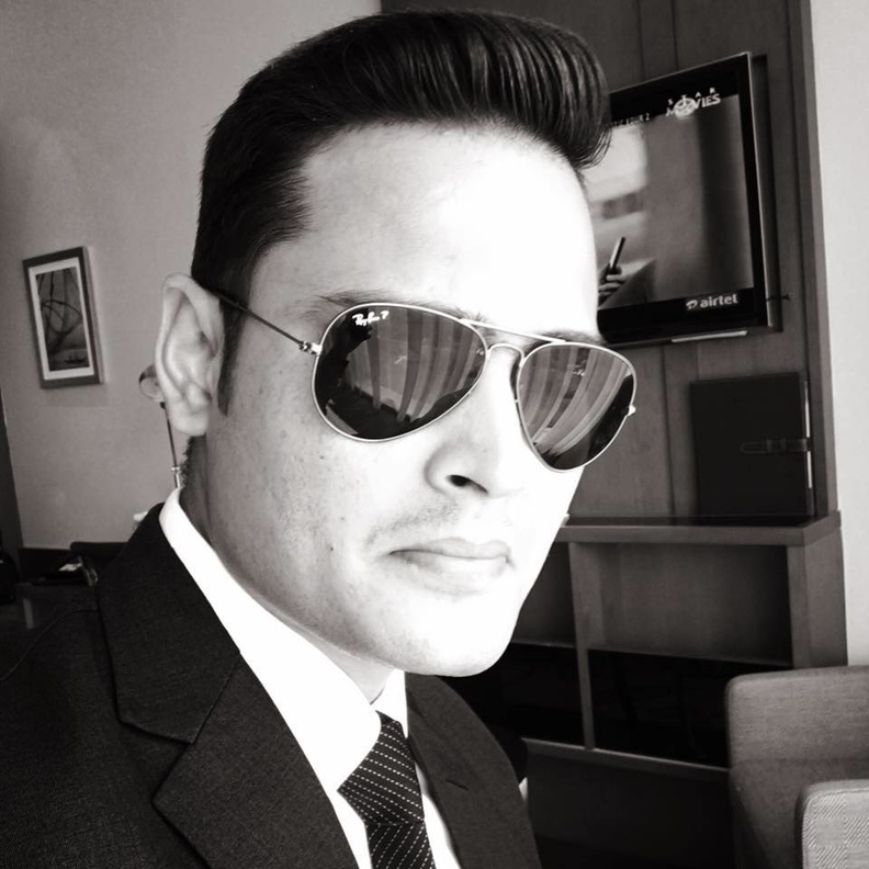 شاهد الحارس الشخصي الأكثر وسامة في بوليوود