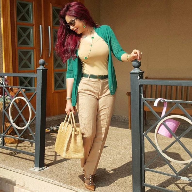 شاهدنا لجين عمران تحمل شنطة بيركين من هرمس مع مختلف اطلالاتها