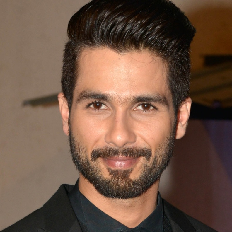 لماذا لم يظهر شاهيد كابور في صور مشتركة مع كارينا كابور؟