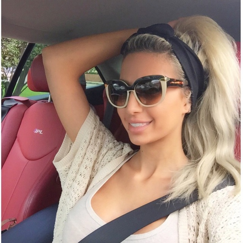  شعر ذهبي على باربي الخليج 