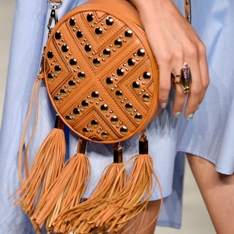 شنط دائرية مع الشراريب من ريبيكا مينكوف  Rebecca Minkoff