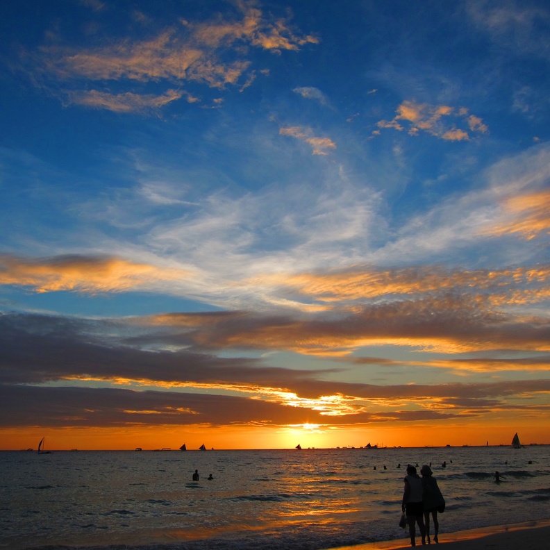 شواطئ بوراكاي من الأجمل في العالم