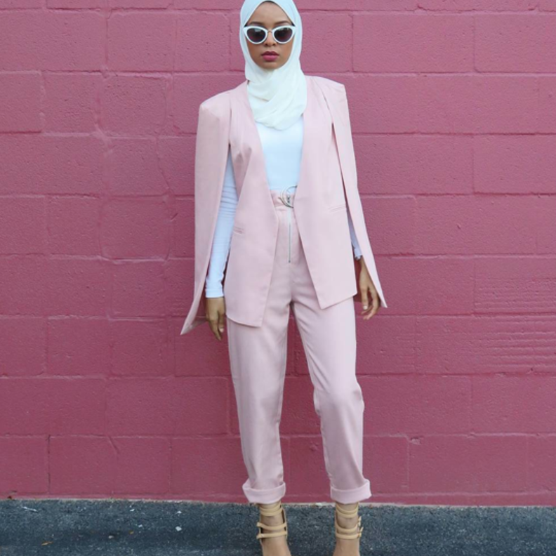 صفية في تيور ناعم باللون الزهري