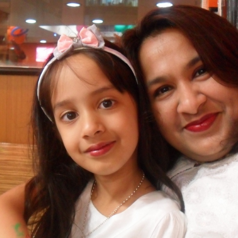 سيدات كسرنَ سرطان الثدي بالإرادة