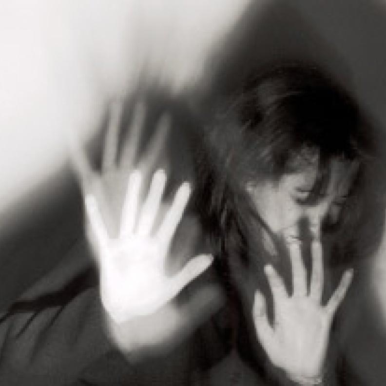 ما حقيقة الاعتداء على سيدة أعمال سعودية وسرقة 15 مليون ريال منها؟