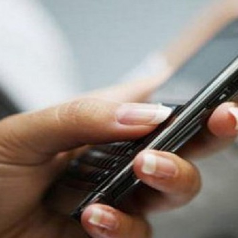 فتاة تشتكي شاباً ابتزها فتكتشف علاقته بشقيقتها