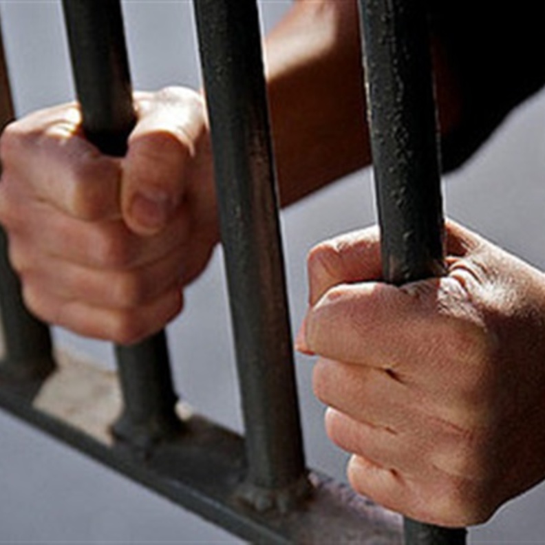 رفض السماح لطليقته بزيارة أبنائها.. فعاقبته المحكمة! 