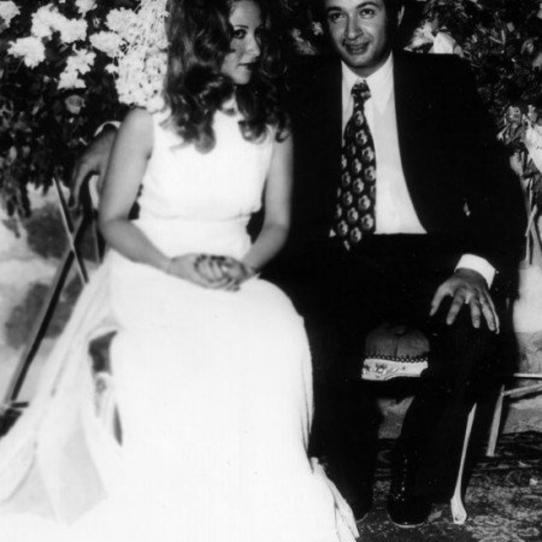 صورة نادرة من زفافهما عام 1972
