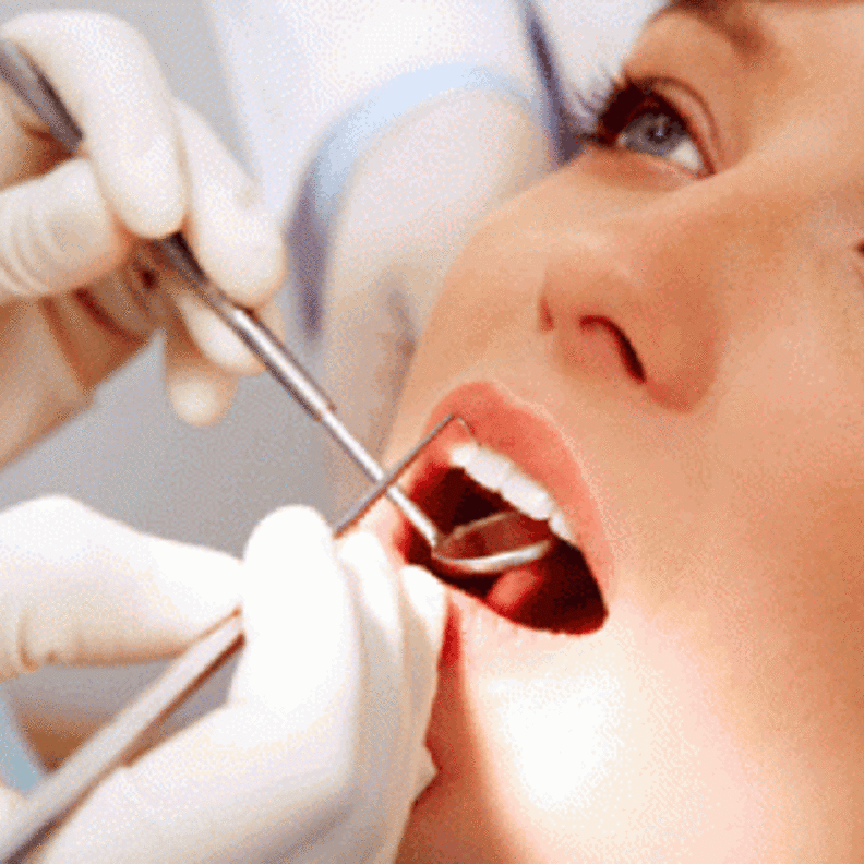 "خطأ طبي" يتسبَّب في كسر فكَّي سيدة سعودية!