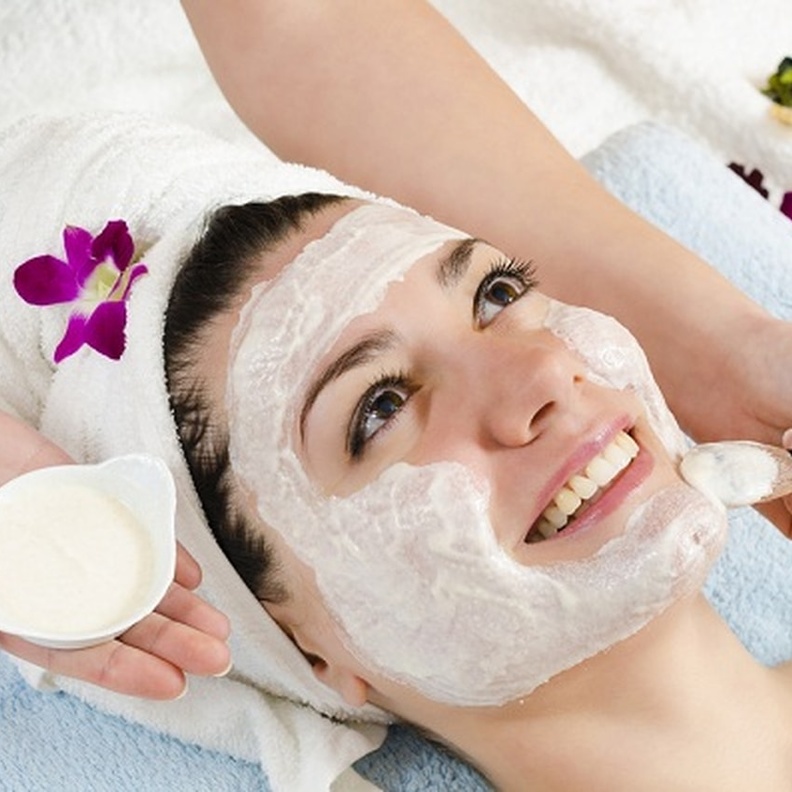 يتميز الزبادي بخاصية التبريد السريع لحروق الشمس منذ زمن طويل