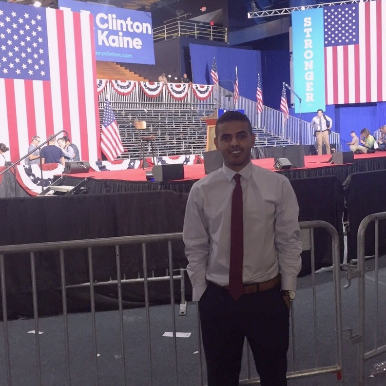 طالب سعودي ينضم الى حملة كلينتون