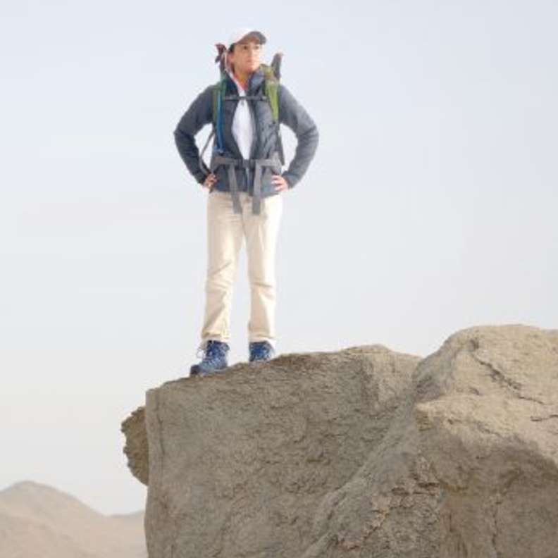 طفلة سعودية تتسلق الجبال