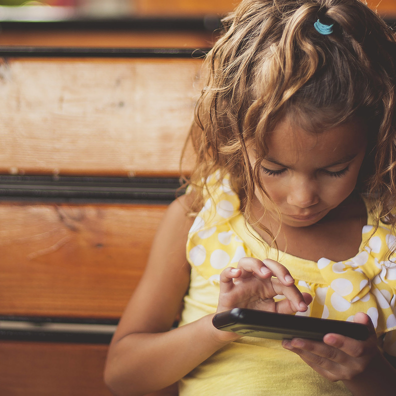 طفلك الإنطوائي قد يكون طبيعي لكن عليك مراقبته أكثر