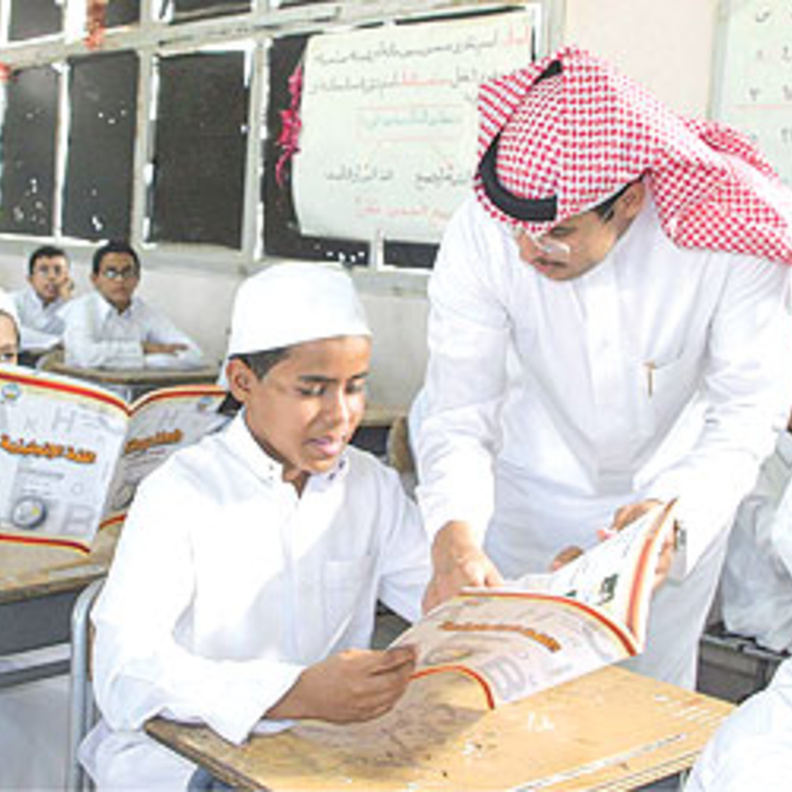 طلاب موهوبون يستعدون لاختبار "التسريع" للمراحل الدراسية