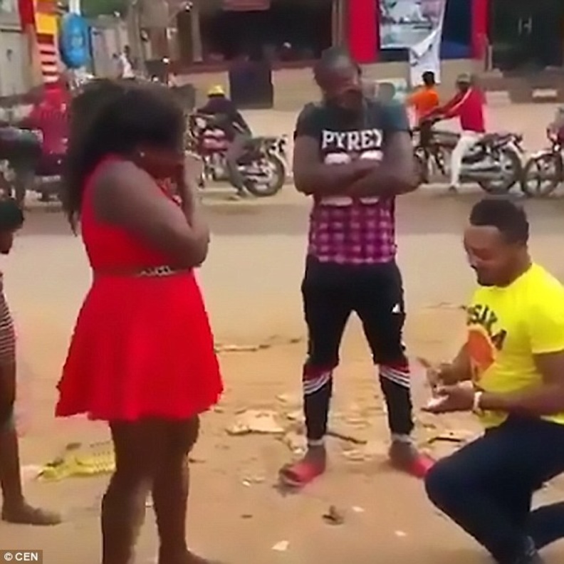 طلب يد حبيبته