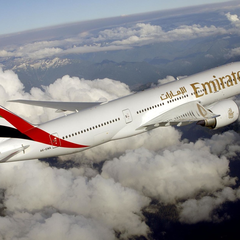 طيران الامارات