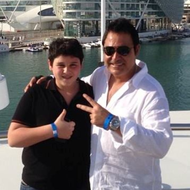 عاصي مع ابنه الوليد