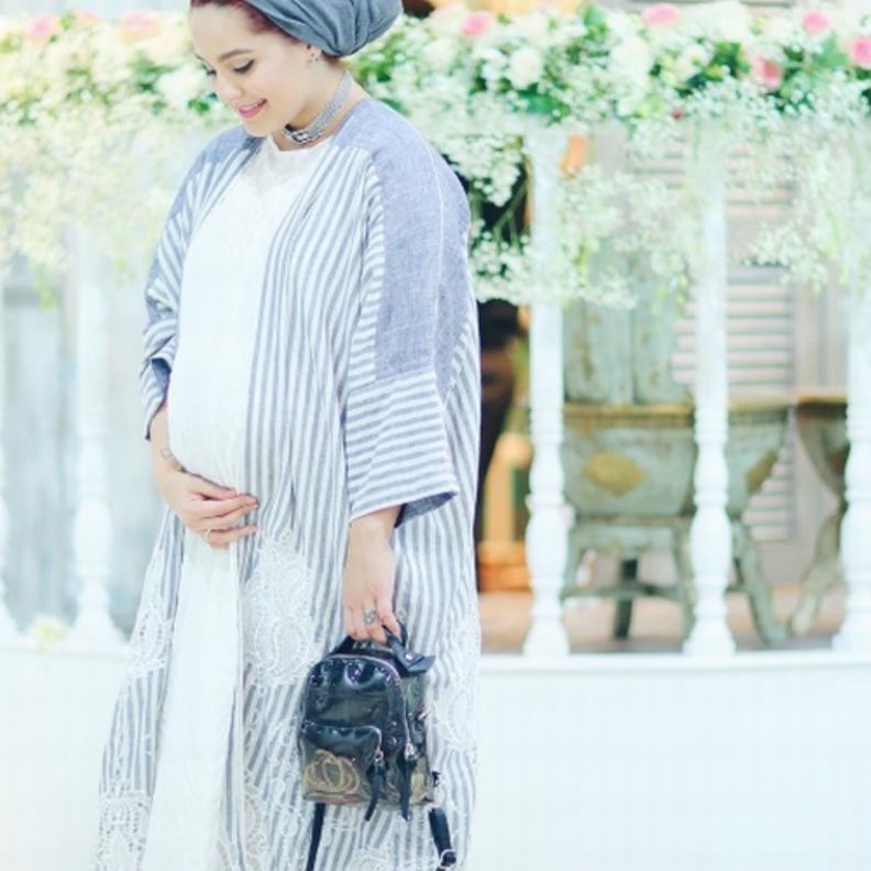 عباية أنيقة وعصرية فضفاضة للمرأة الحامل