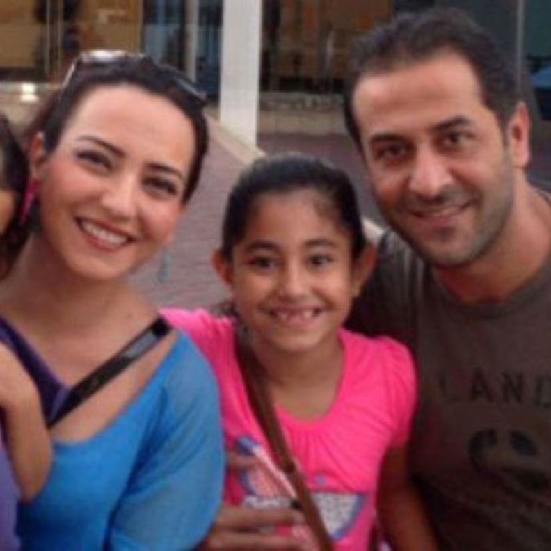 عبد المنعم عمايري و امل عرفة و اولادهم