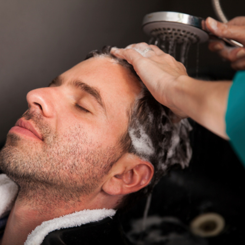 غرومينغ: كم مرة يجب على الرجل غسل شعره؟