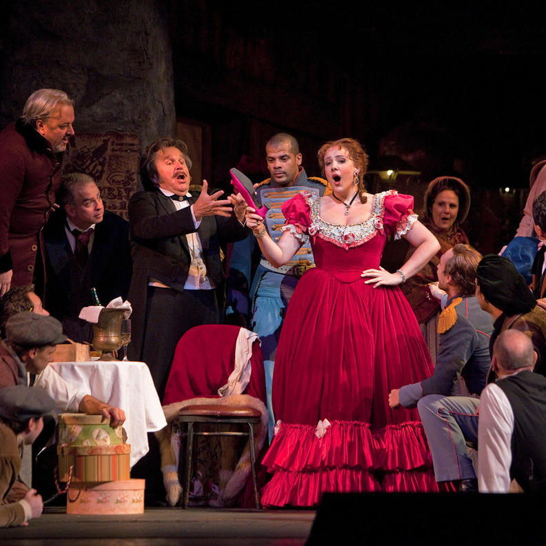 عرض لا بوهيميا