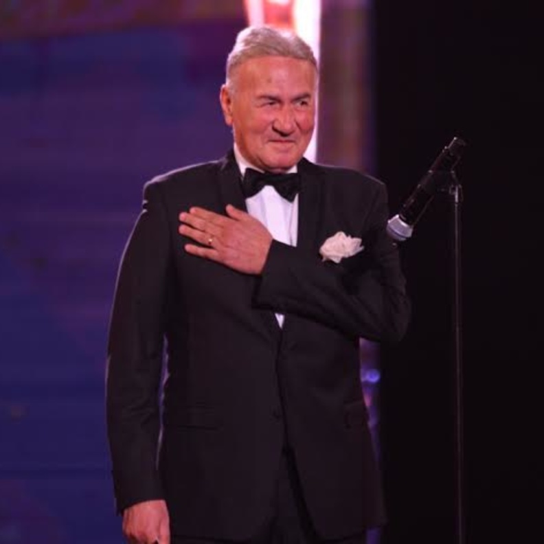 عزت ابو عوف انتهى من مشاهده في "فين قلبي"