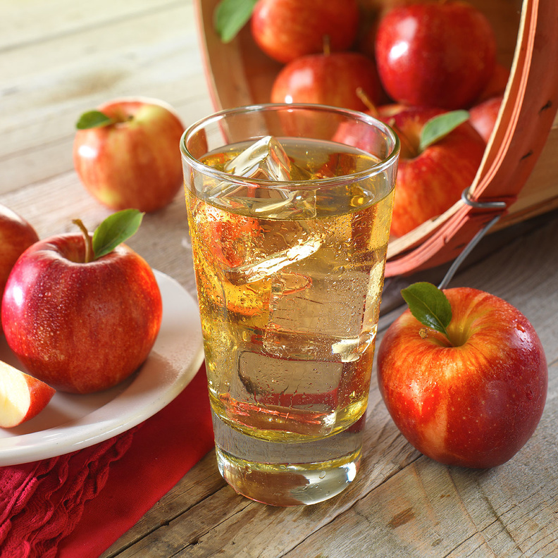 عصير التفاح قبل النوم سيساعدك في تنظيف الكبد