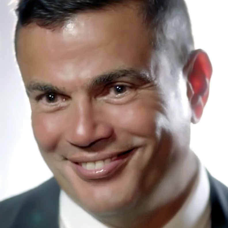 عمرو دياب يشوق جمهوره