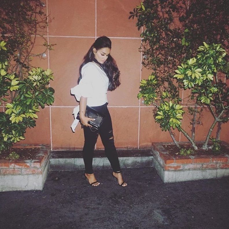 عهود باطلالة انيقة 