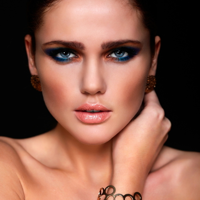 عيون ساحرة بفضل الظلال النيلية