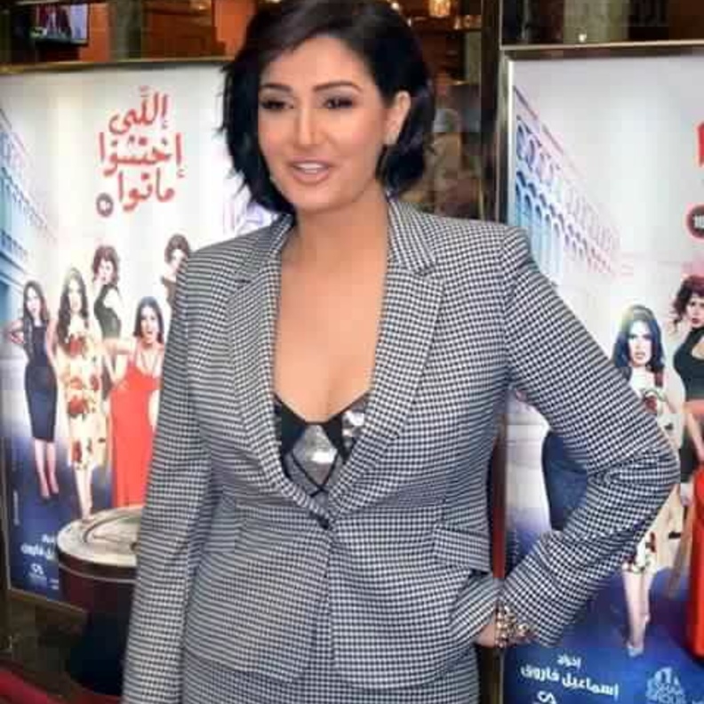 غادة عبد الرازق في عرض اللي اختشوا ماتوا